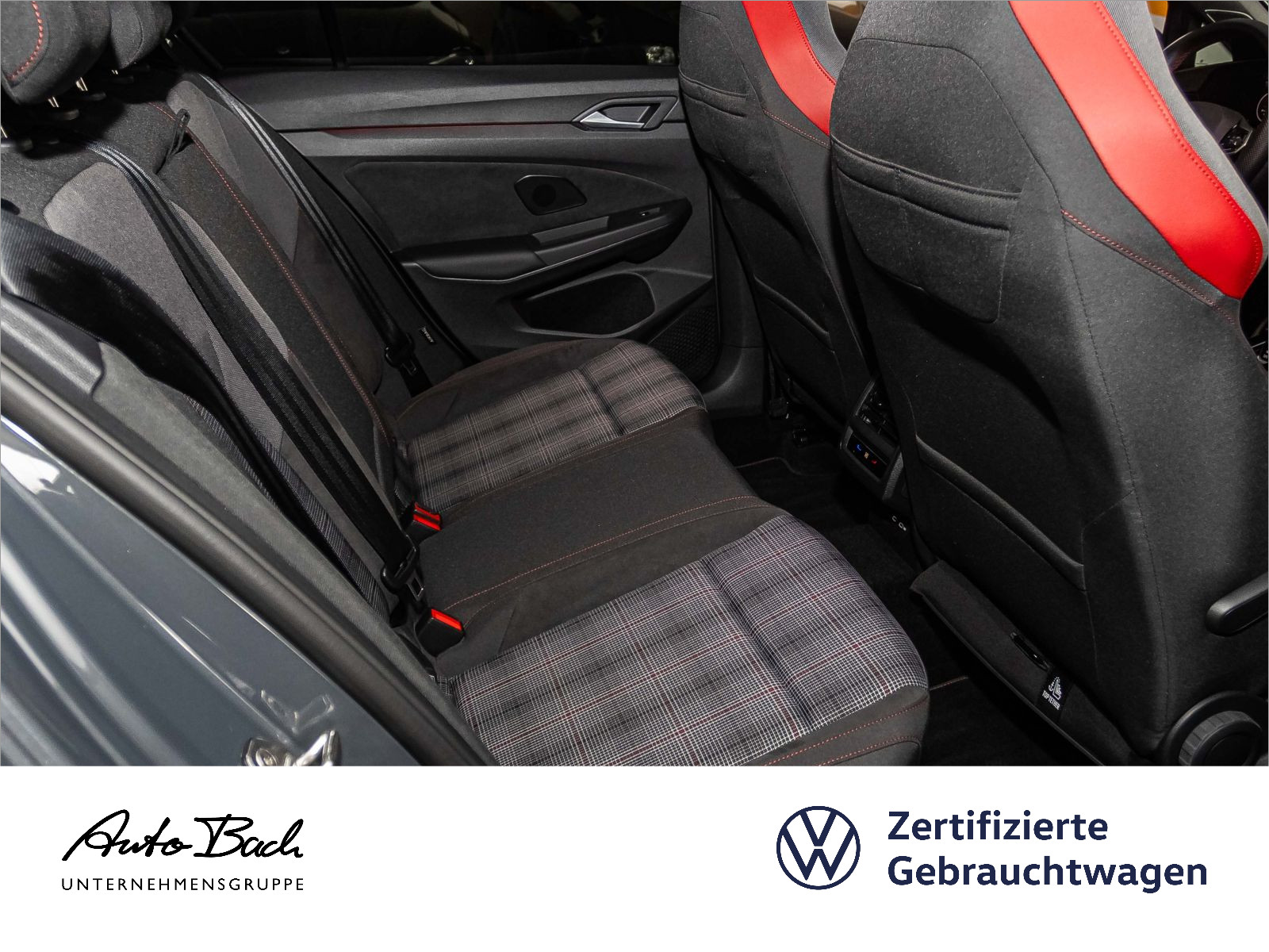 Volkswagen Golf VIII GTI 2.0 TSI DSG, Panoramadach, Soundsystem, LED-Matrix, Navi