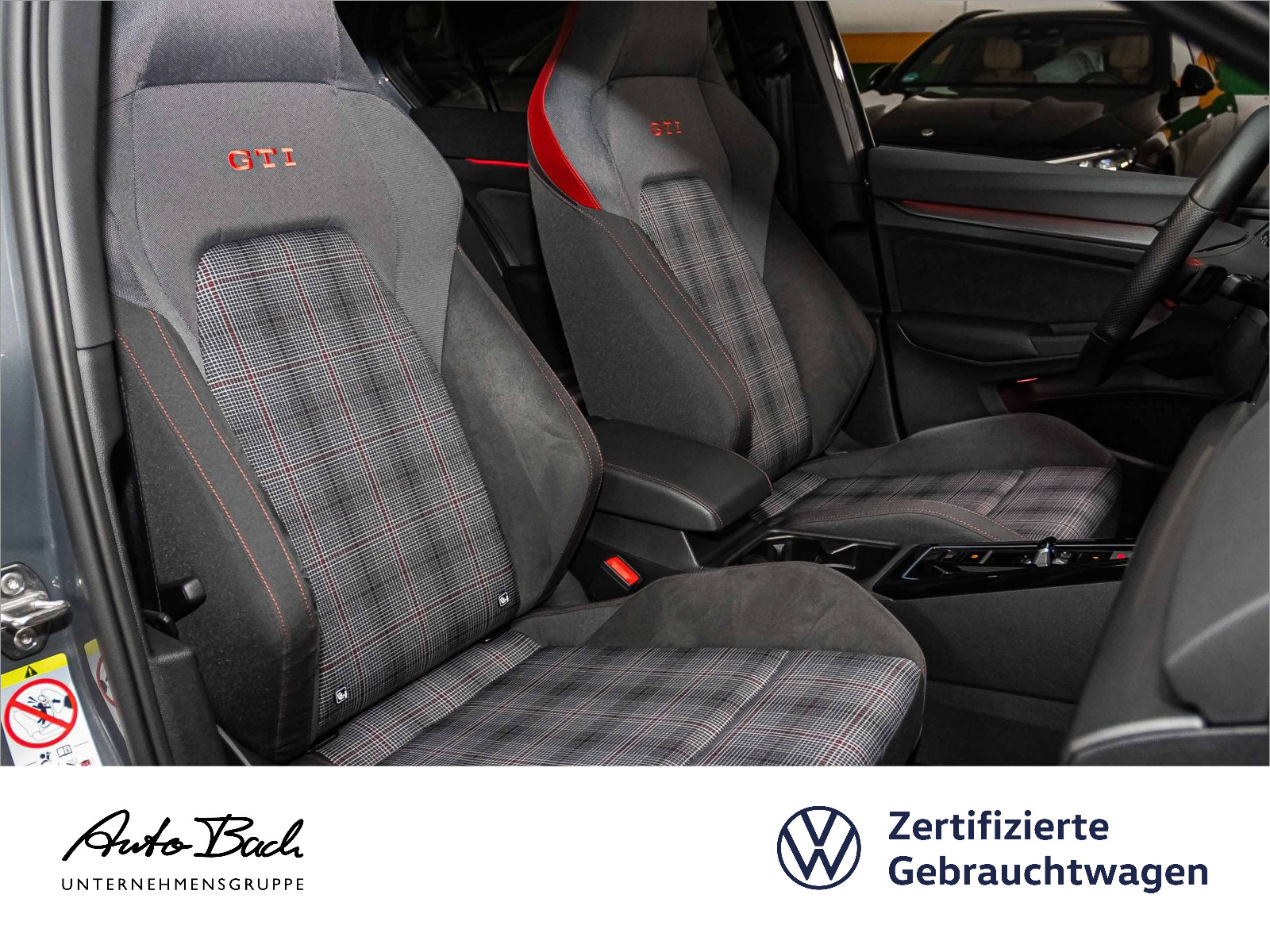 Volkswagen Golf VIII GTI 2.0 TSI DSG, Panoramadach, Soundsystem, LED-Matrix, Navi