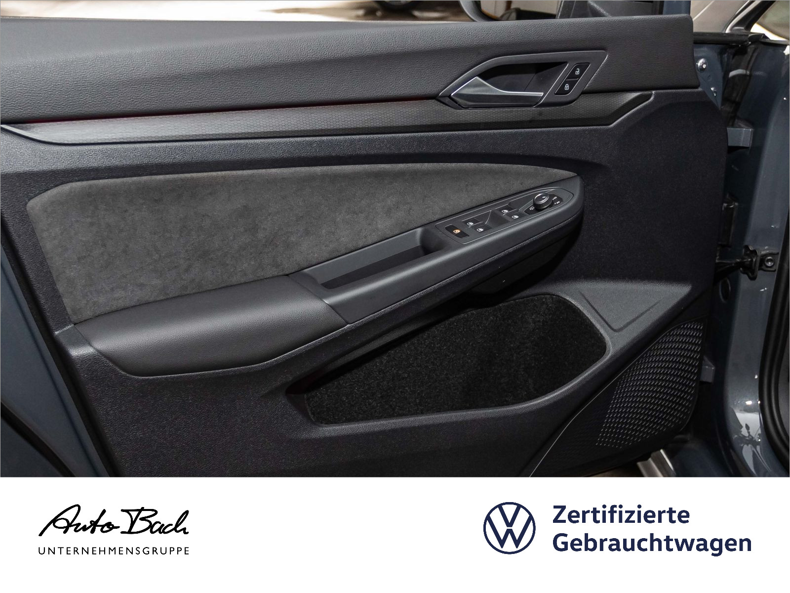 Volkswagen Golf VIII GTI 2.0 TSI DSG, Panoramadach, Soundsystem, LED-Matrix, Navi