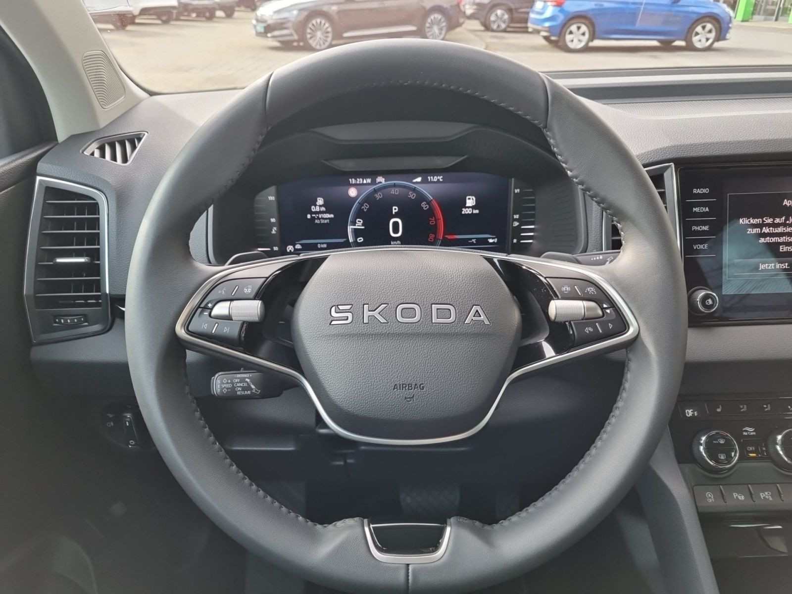 Skoda Karoq Tour 1,5 TSI DSG 360°Kamera Navi ACC AHK