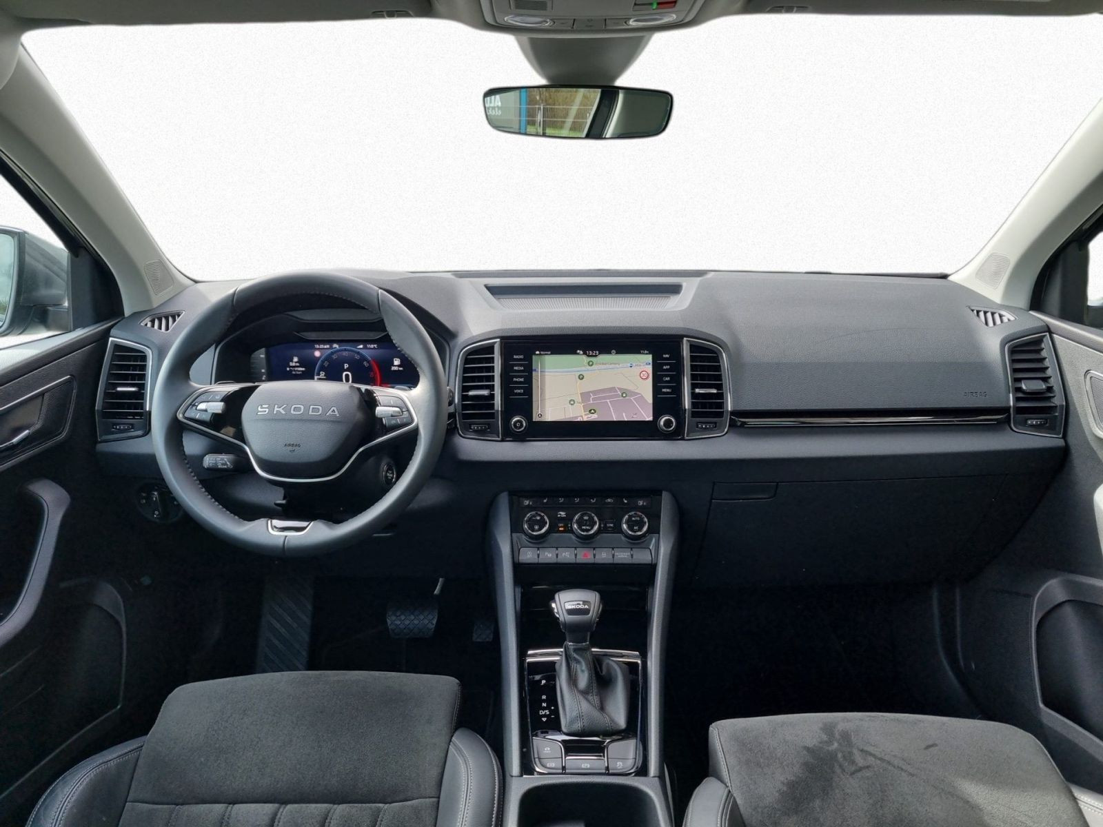 Skoda Karoq Tour 1,5 TSI DSG 360°Kamera Navi ACC AHK