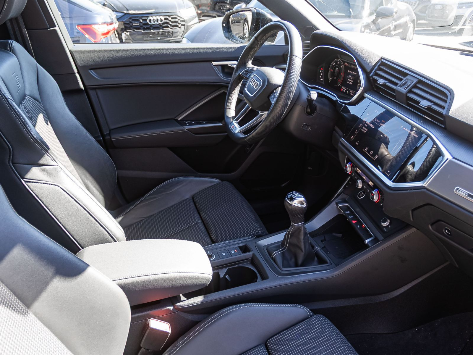 Audi Q3 S line 35TDI Navi LED CarPlay GRA EPH DAB AHK