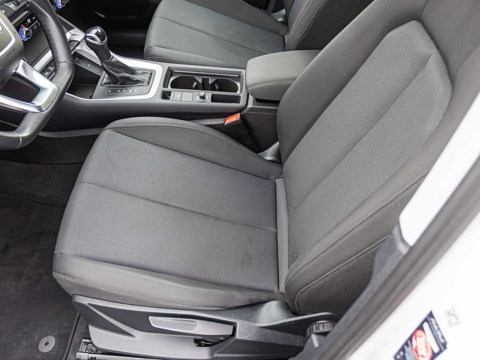 Audi Q3 45TFSI e Stronic Navi LED GRA EPH DAB