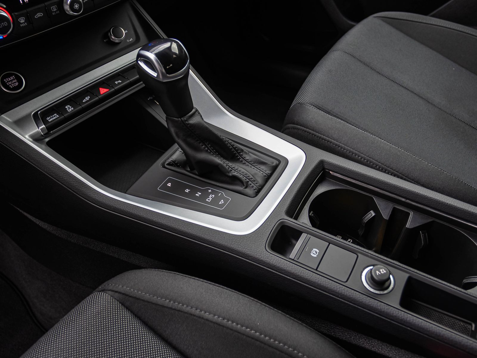 Audi Q3 45TFSI e Stronic Navi LED GRA EPH DAB