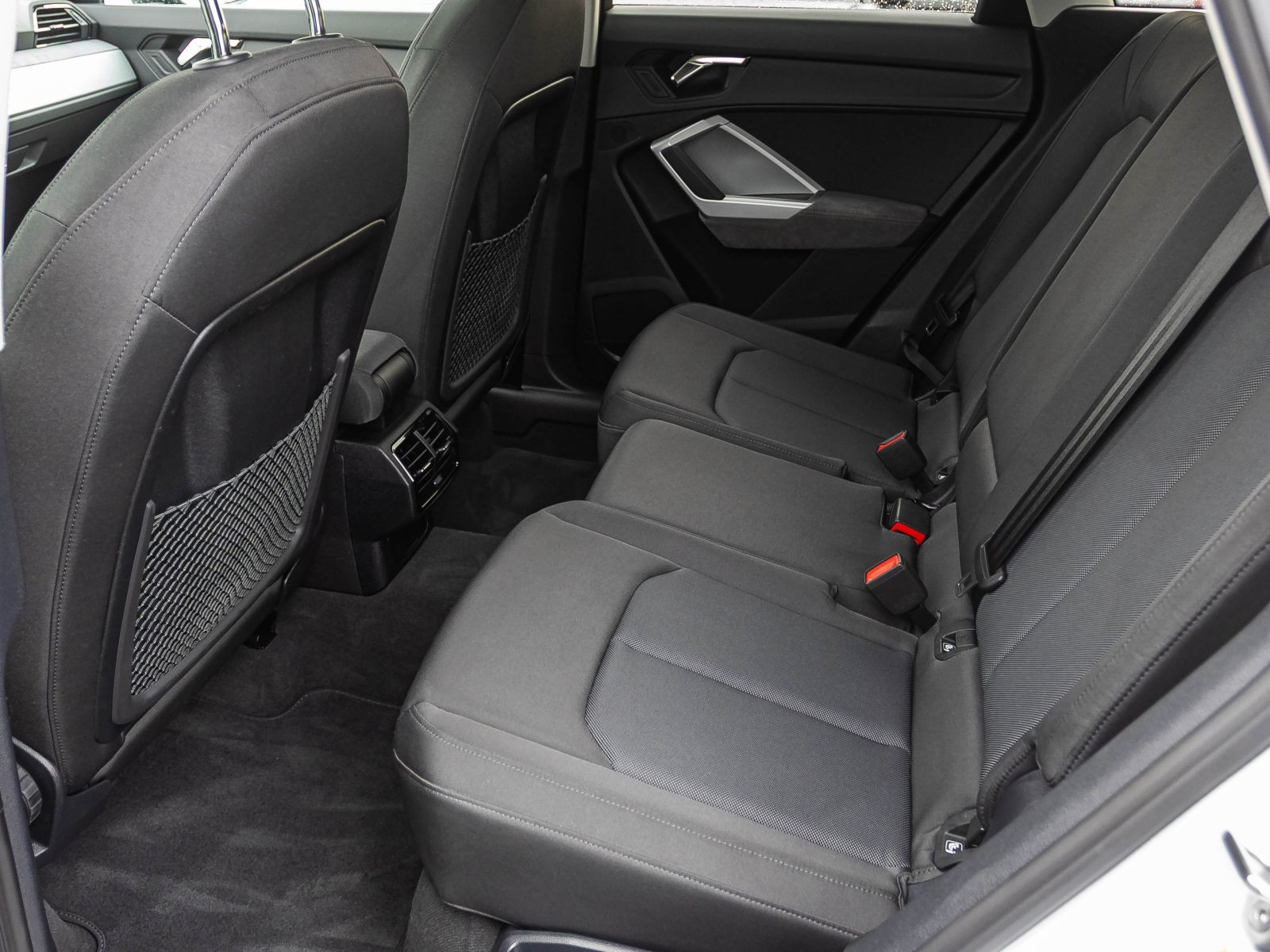 Audi Q3 45TFSI e Stronic Navi LED GRA EPH DAB