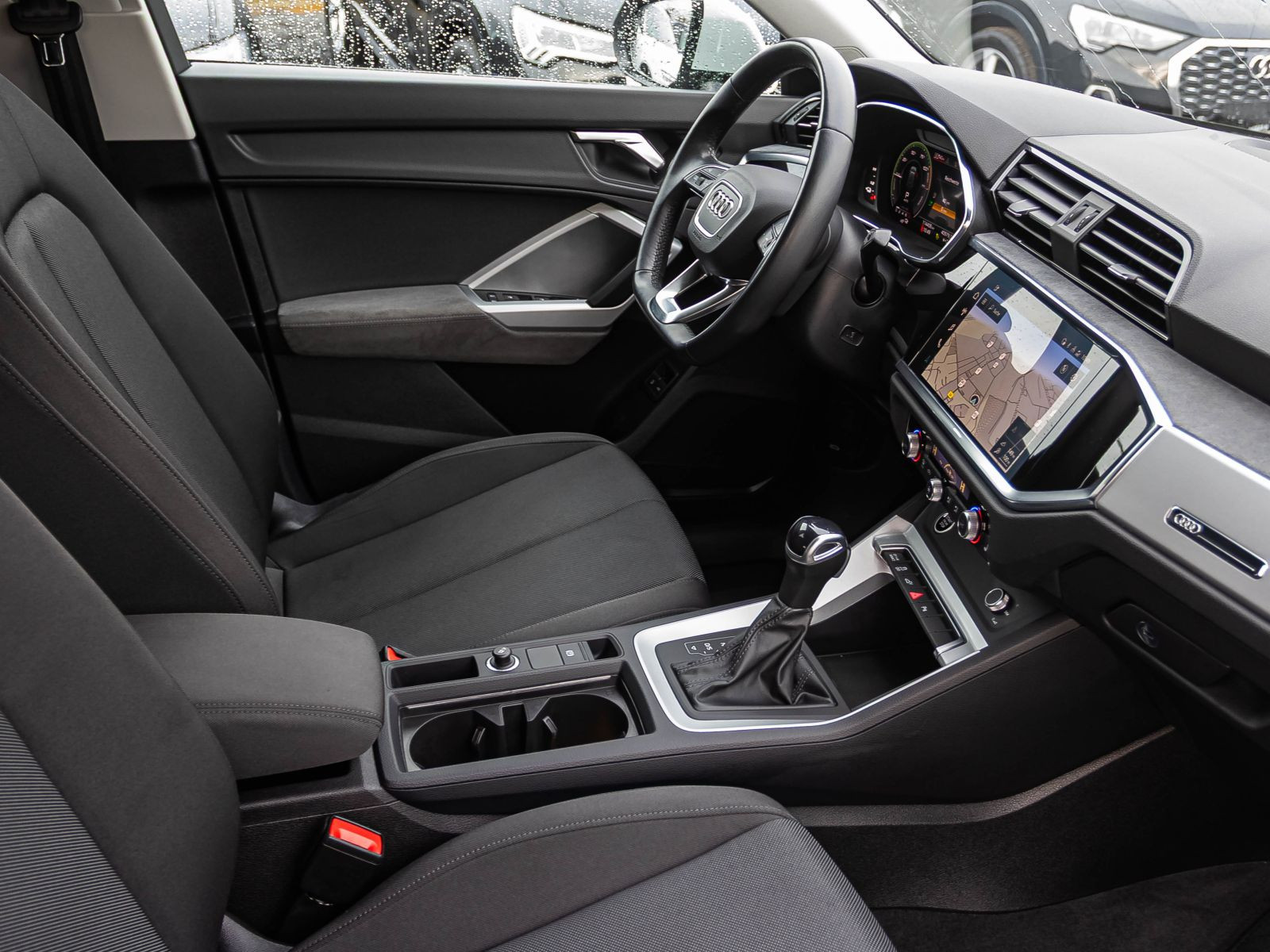 Audi Q3 45TFSI e Stronic Navi LED GRA EPH DAB