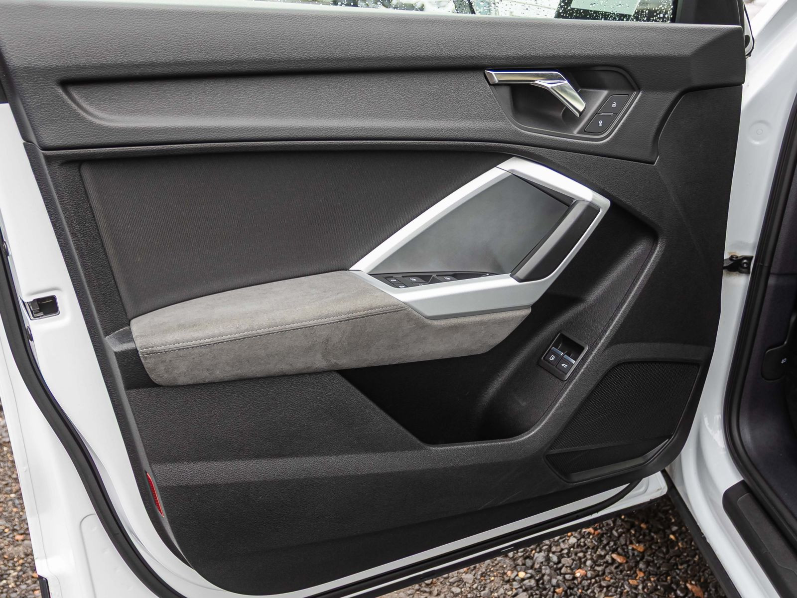 Audi Q3 45TFSI e Stronic Navi LED GRA EPH DAB