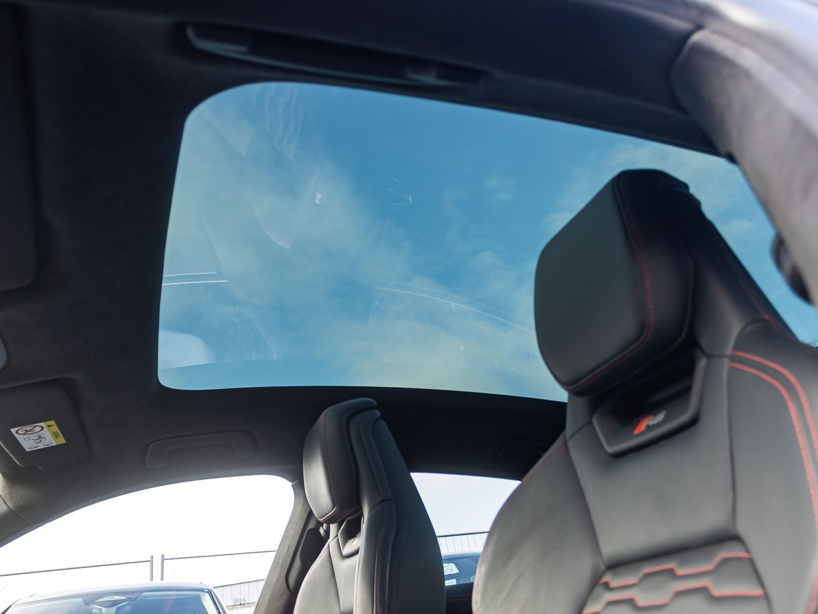 Audi RS e-tron GT HuD Standklima Luftfederung Panorama DCC