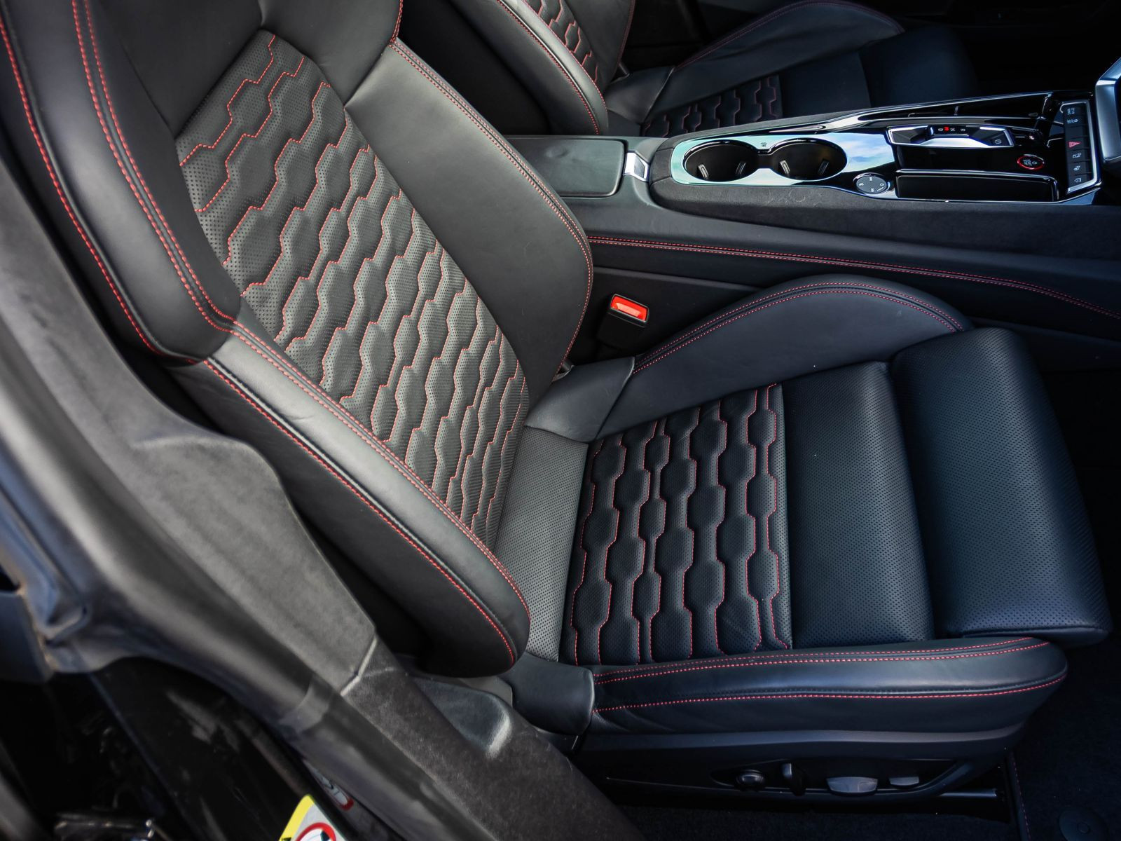 Audi RS e-tron GT HuD Standklima Luftfederung Panorama DCC