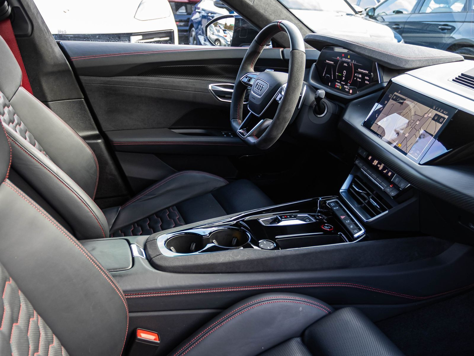 Audi RS e-tron GT HuD Standklima Luftfederung Panorama DCC