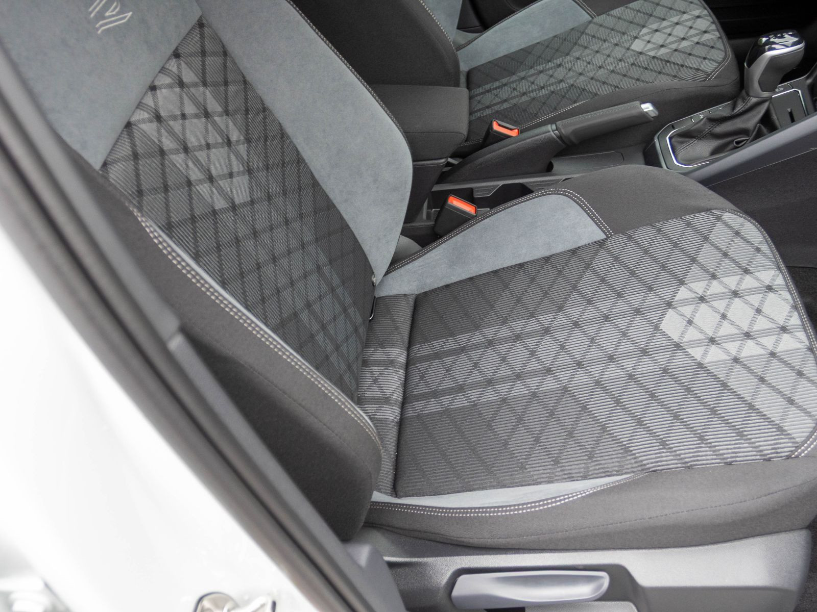 Volkswagen Taigo 1.0 TSI DSG R-Line, AHK, Navi, LED-Matrix, Rückfahrkamera, App-Connect