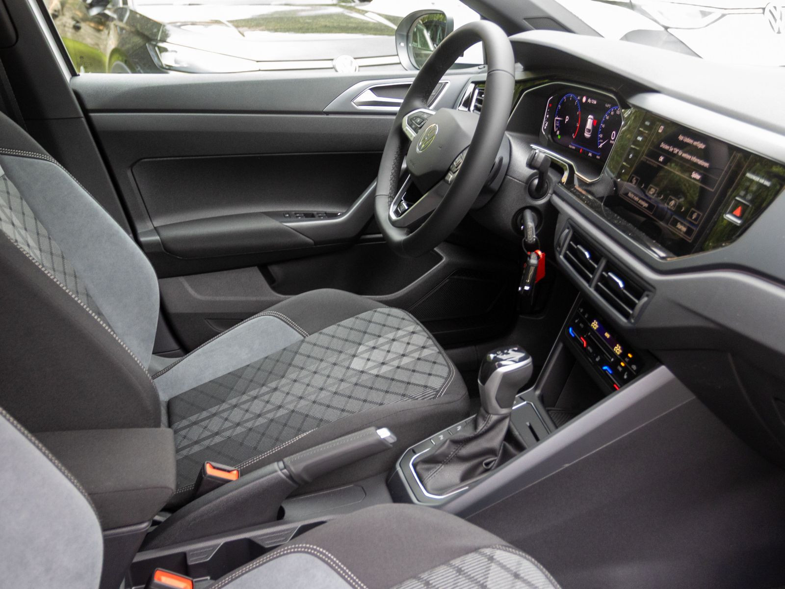 Volkswagen Taigo 1.0 TSI DSG R-Line, AHK, Navi, LED-Matrix, Rückfahrkamera, App-Connect