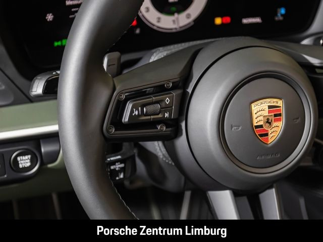 Porsche 992 911 Carrera 4 GTS Cabrio Burmester InnoDrive
