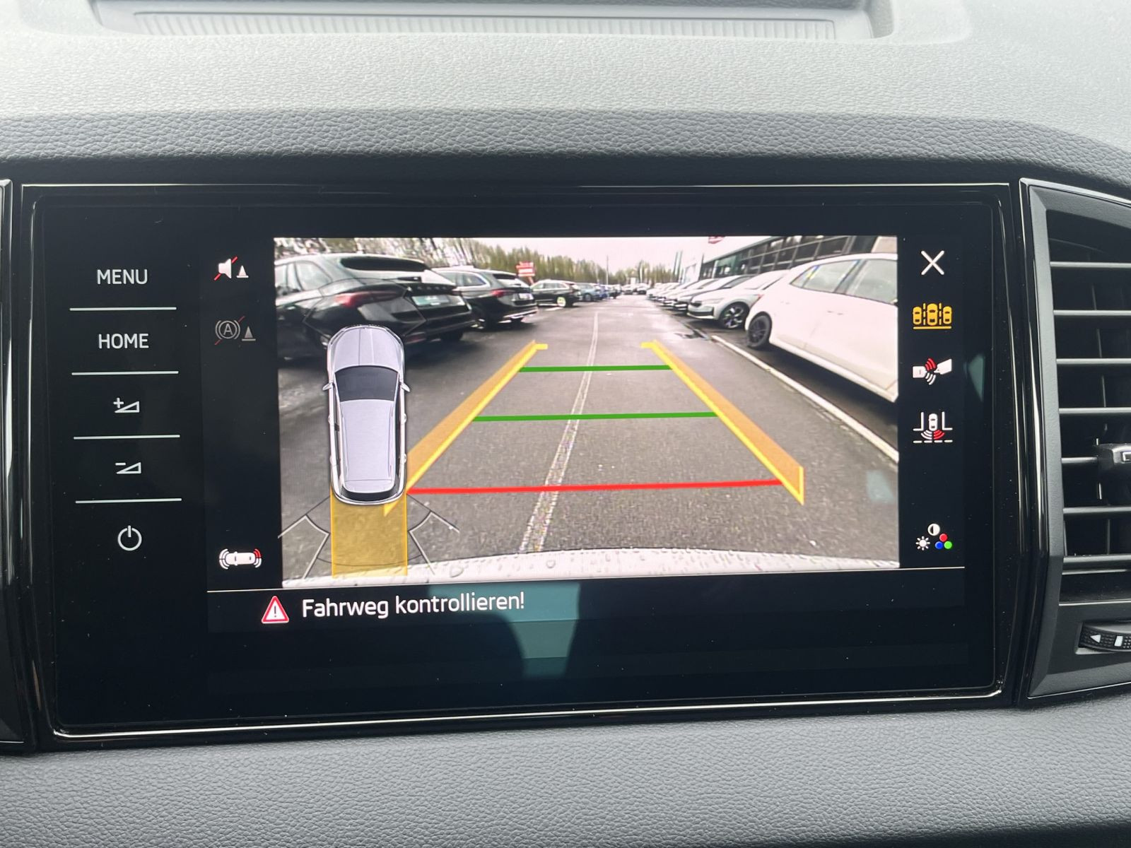 Skoda Karoq Sportline 2.0TDI DSG Navi LED ACC AHK EPH