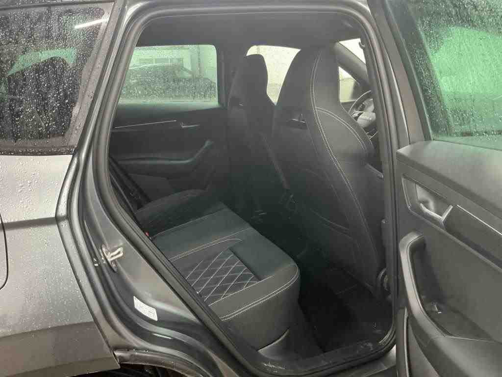 Skoda Karoq Sportline 2.0TDI DSG Navi LED ACC AHK EPH