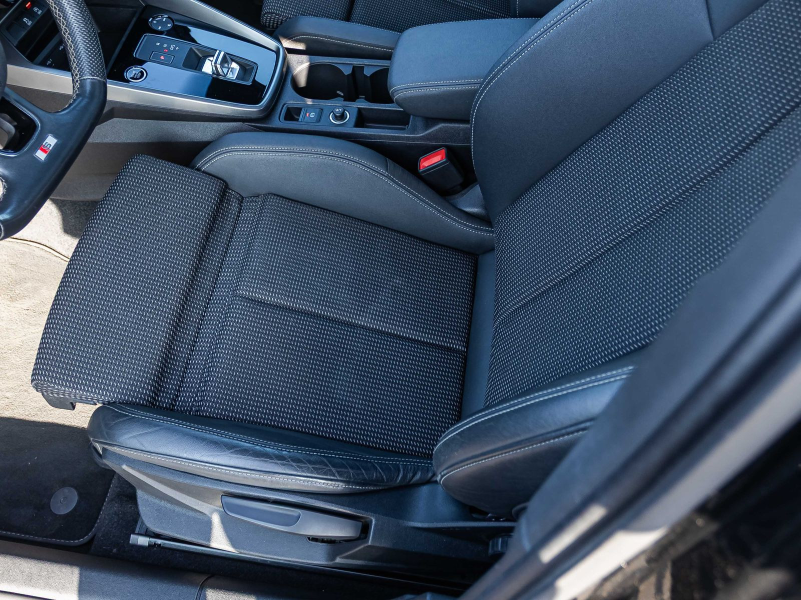 Audi A3 Limousine S line 30TDI Stronic Navi LED Panorama ACC