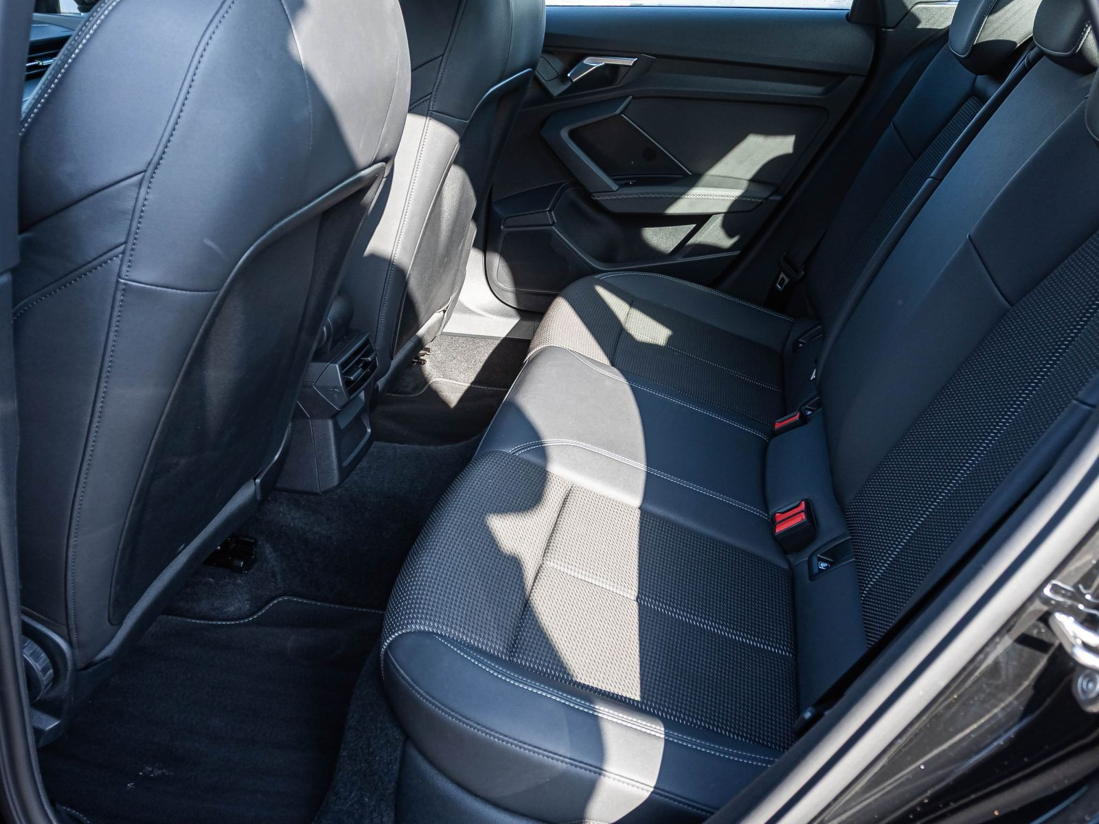 Audi A3 Limousine S line 30TDI Stronic Navi LED Panorama ACC