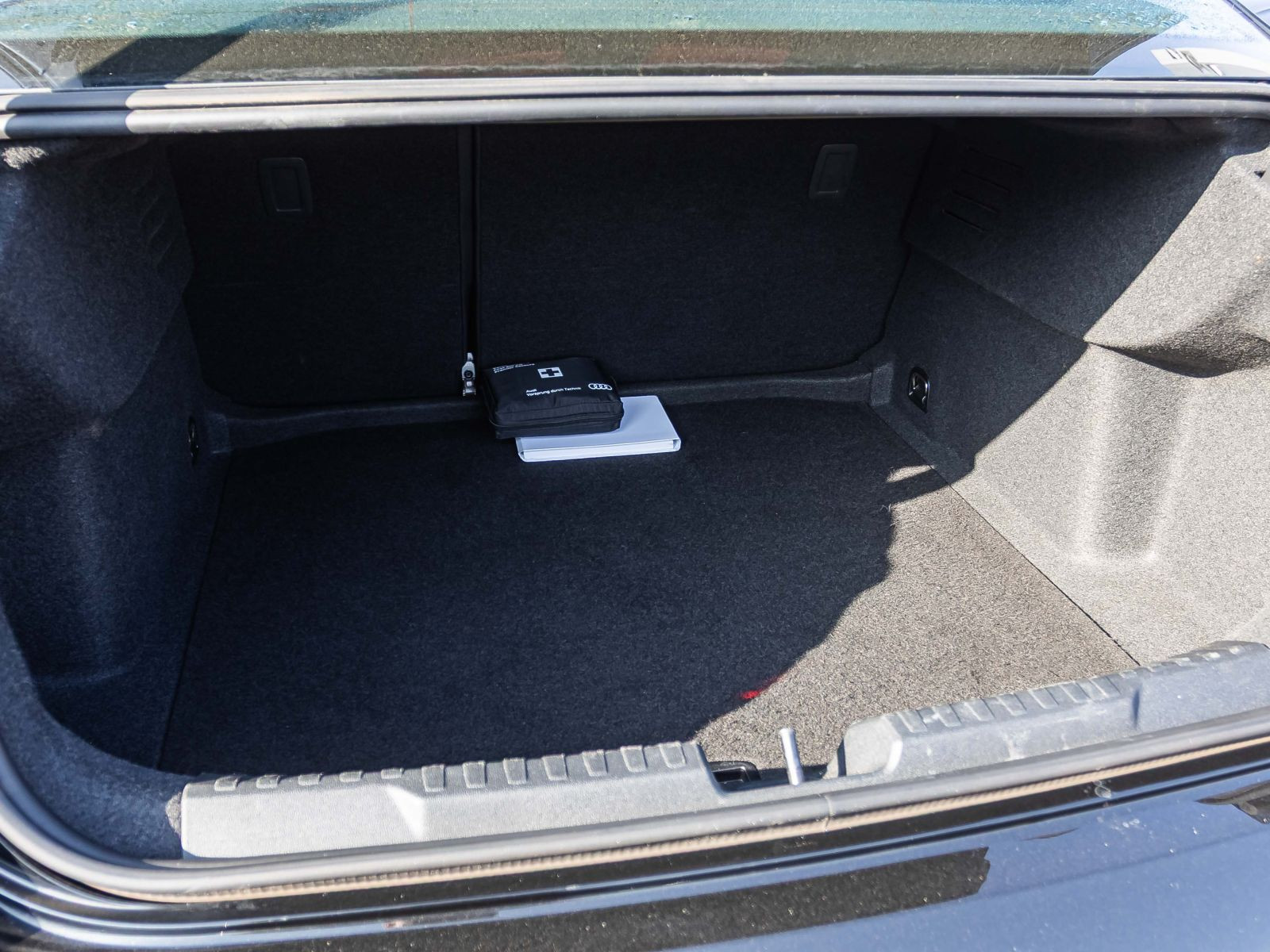 Audi A3 Limousine S line 30TDI Stronic Navi LED Panorama ACC