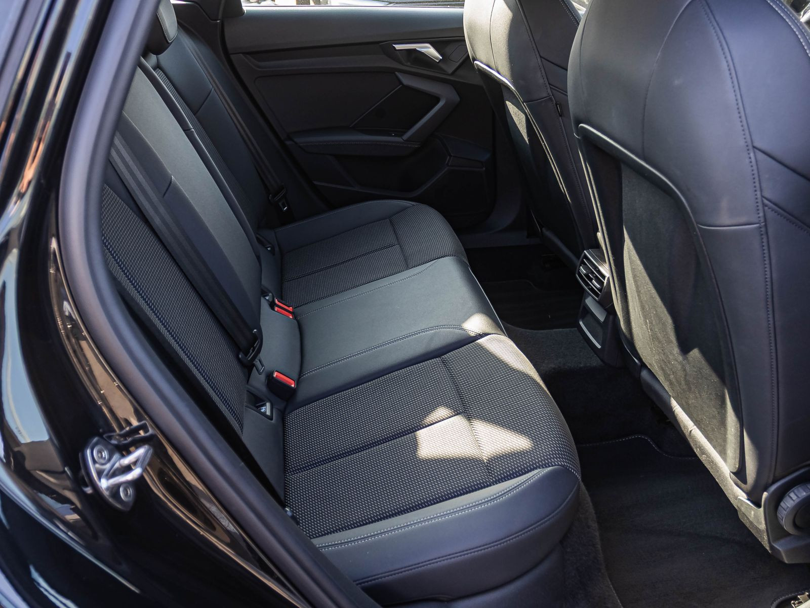 Audi A3 Limousine S line 30TDI Stronic Navi LED Panorama ACC