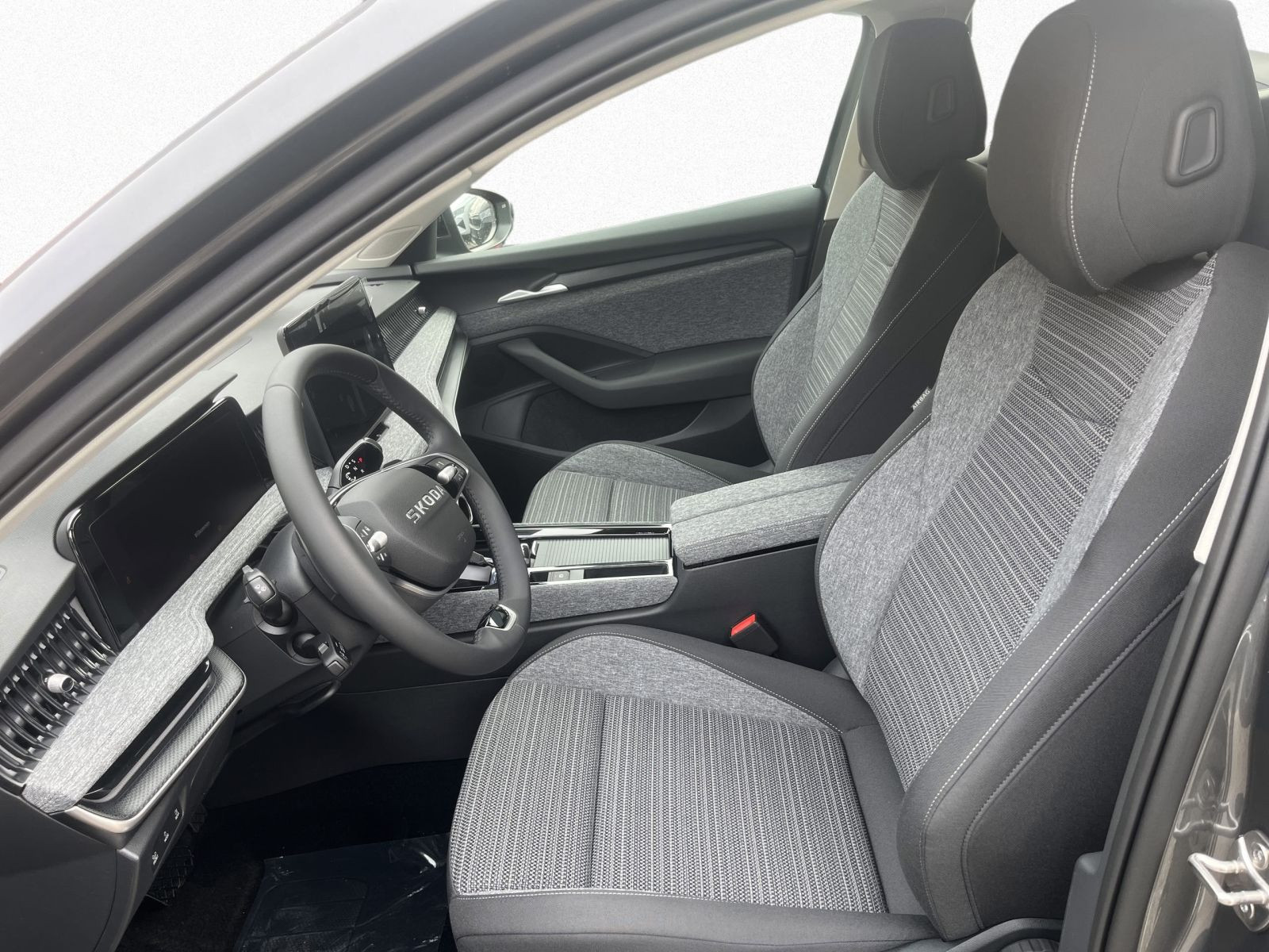 Skoda Superb Combi Selection 2,0 TDI DSG ACC LED Navi