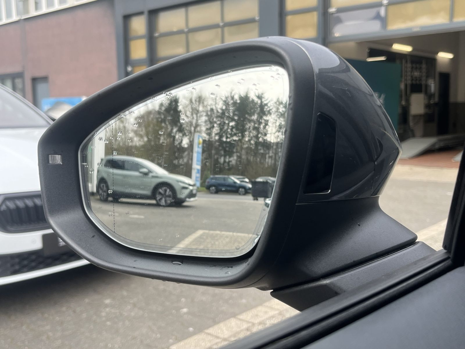 Skoda Superb Combi Selection 2,0 TDI DSG ACC LED Navi