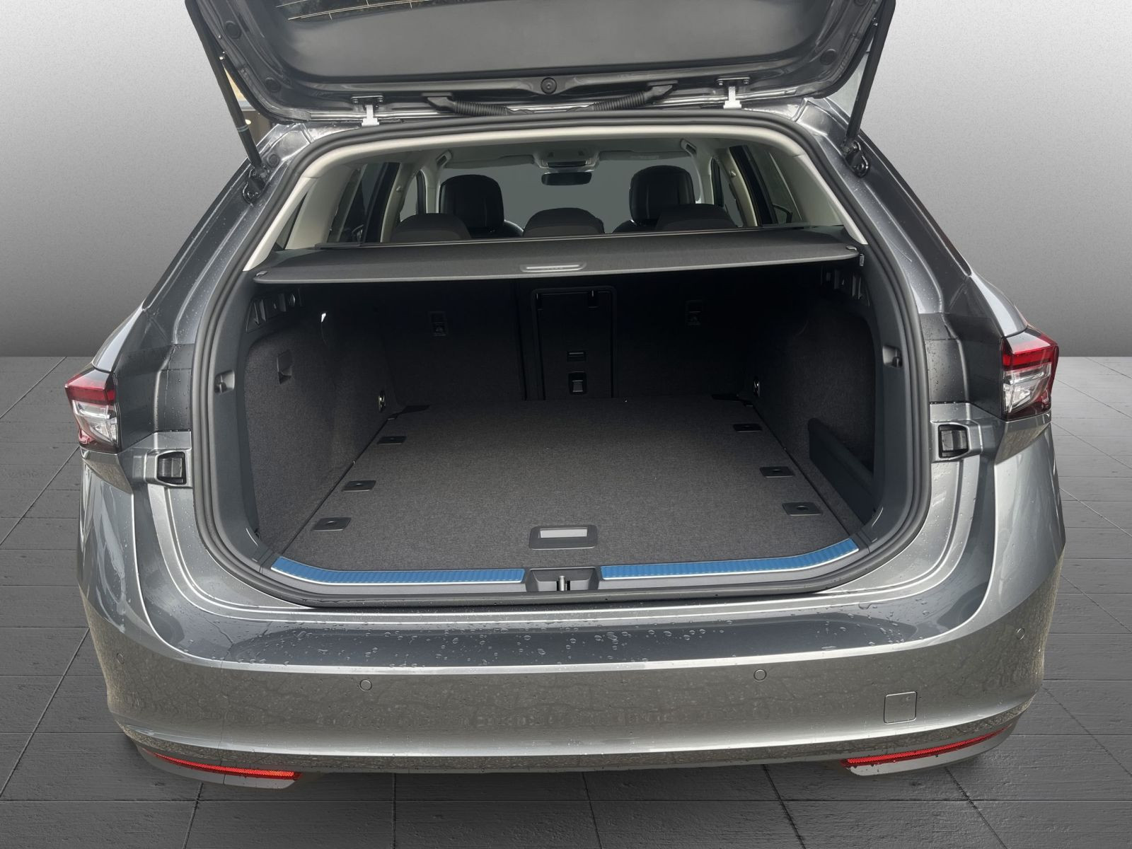 Skoda Superb Combi Selection 2,0 TDI DSG ACC LED Navi