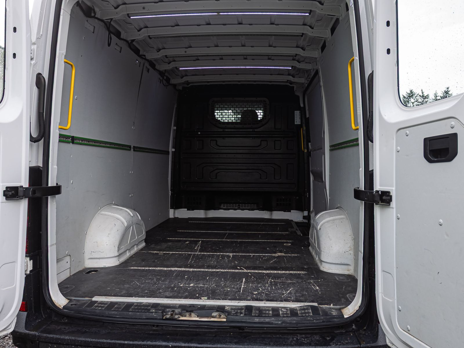 Volkswagen Crafter Kasten MR 2.0TDI Navi CarPlay GRA EPH Klima