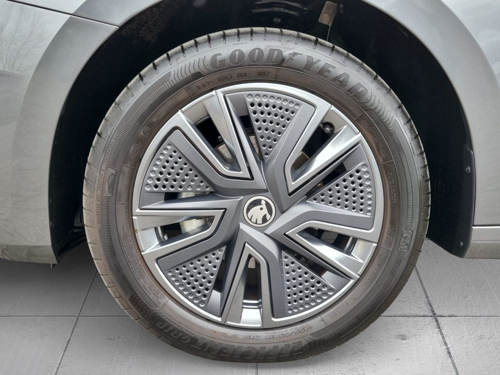 Skoda Fabia Tour 1.0 MPI 80 PS 59kW 5-Gang LED RFK