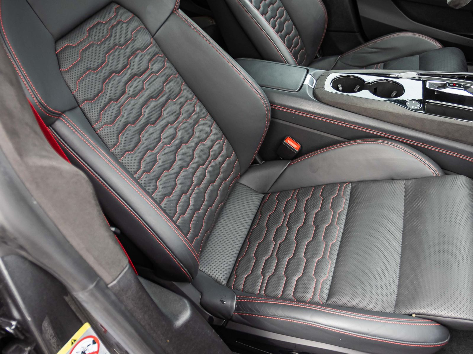 Audi RS e-tron GT Navi HuD Panorama Luftfederung ACC