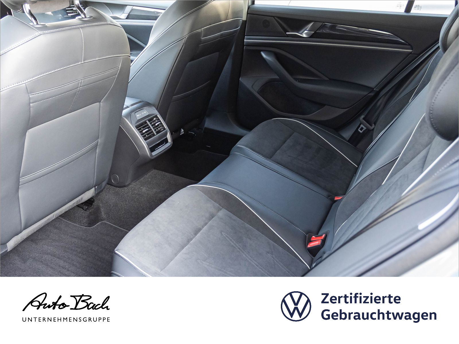 Volkswagen Passat Variant Business 1.5 eTSI DSG Navi LED ACC AHK