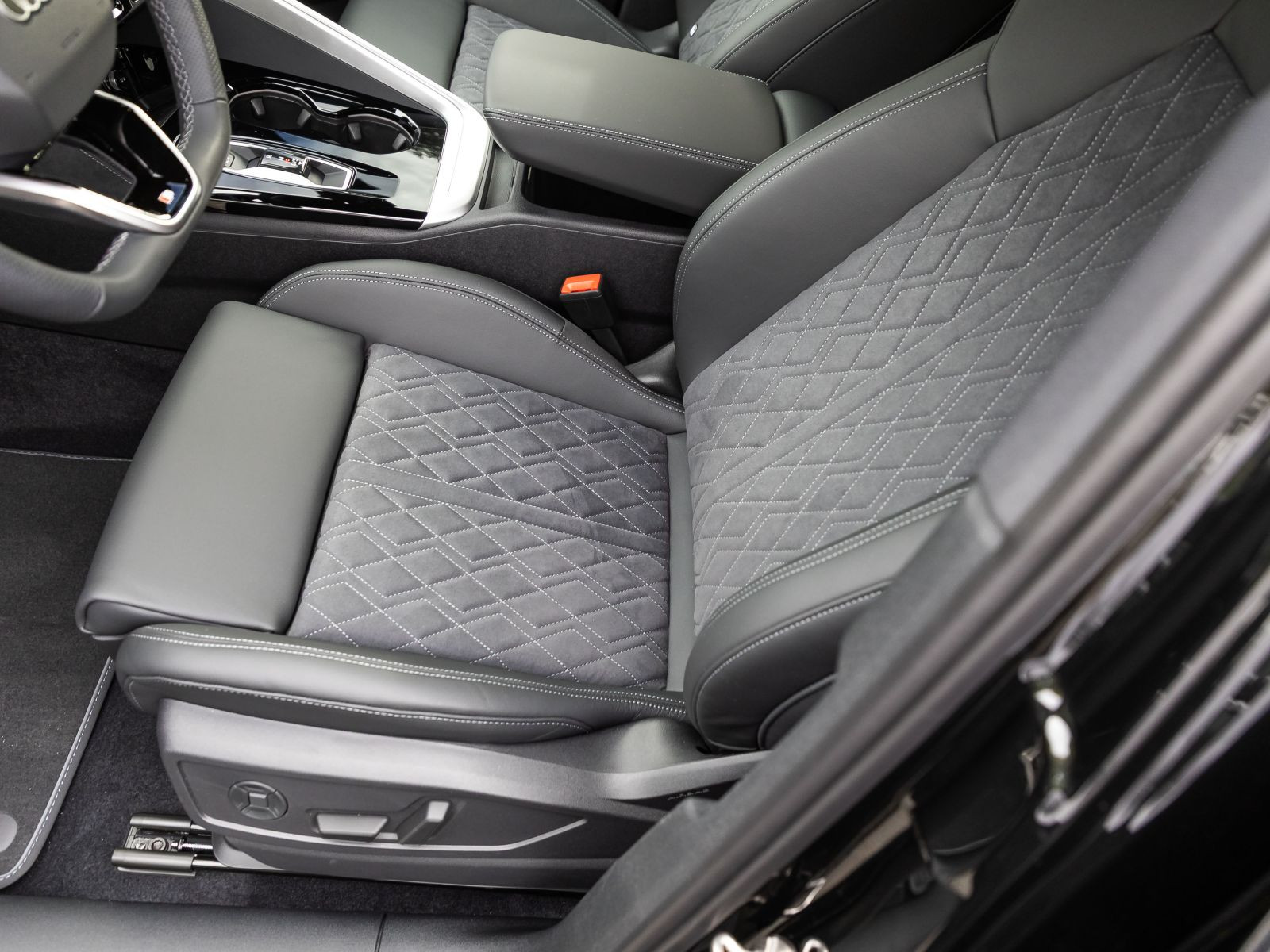 Audi Q5 S line  Sportback e-hybrid qu. 270kW Tech-Plus 21" AHK