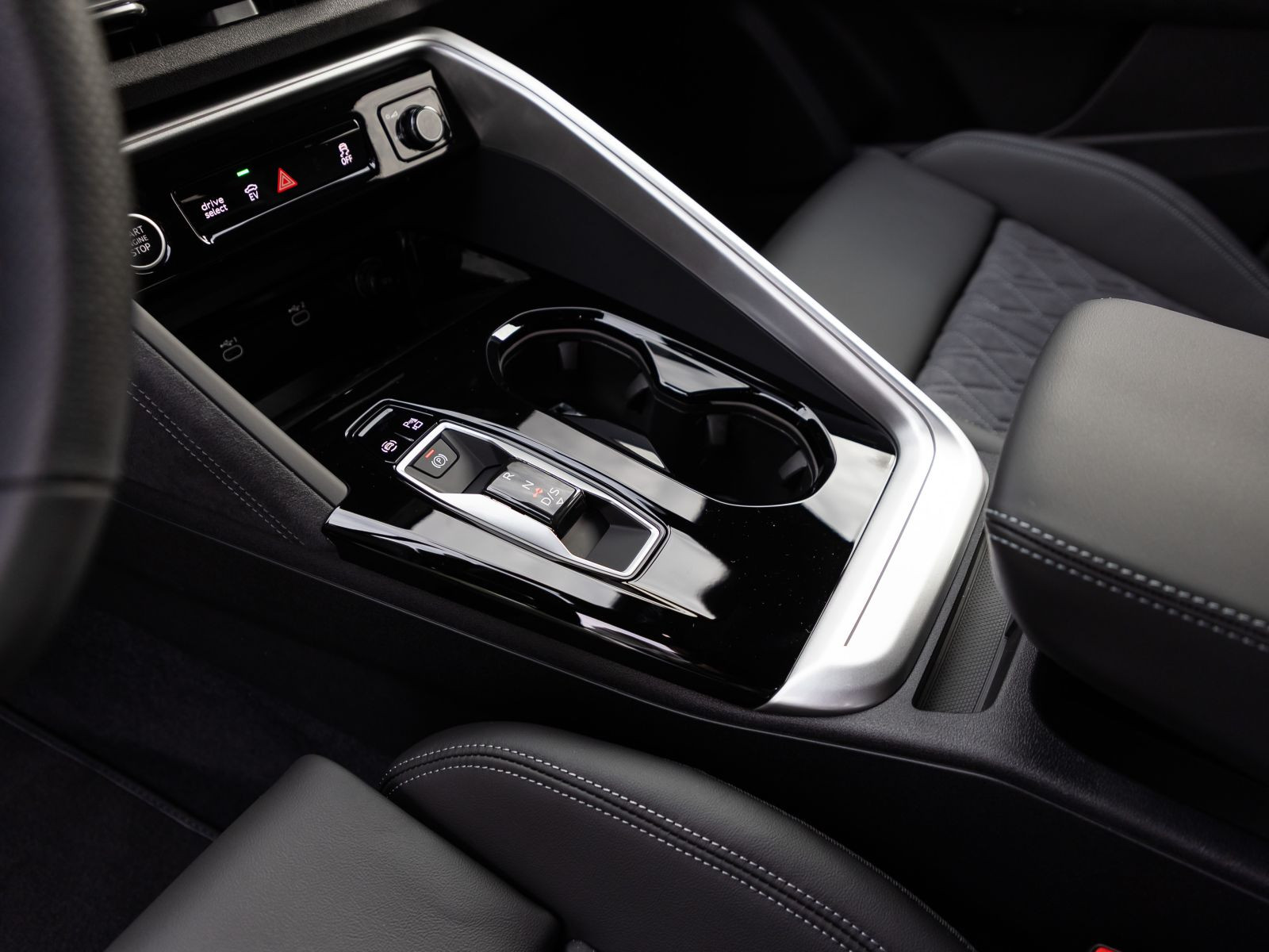 Audi Q5 S line  Sportback e-hybrid qu. 270kW Tech-Plus 21" AHK