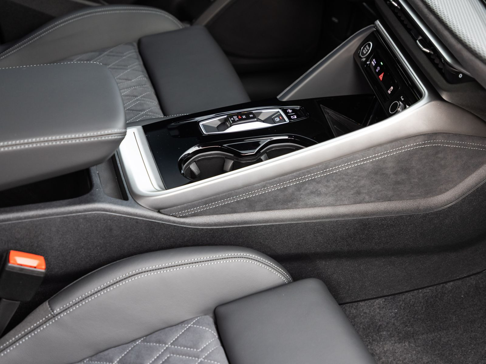 Audi Q5 S line  Sportback e-hybrid qu. 270kW Tech-Plus 21" AHK