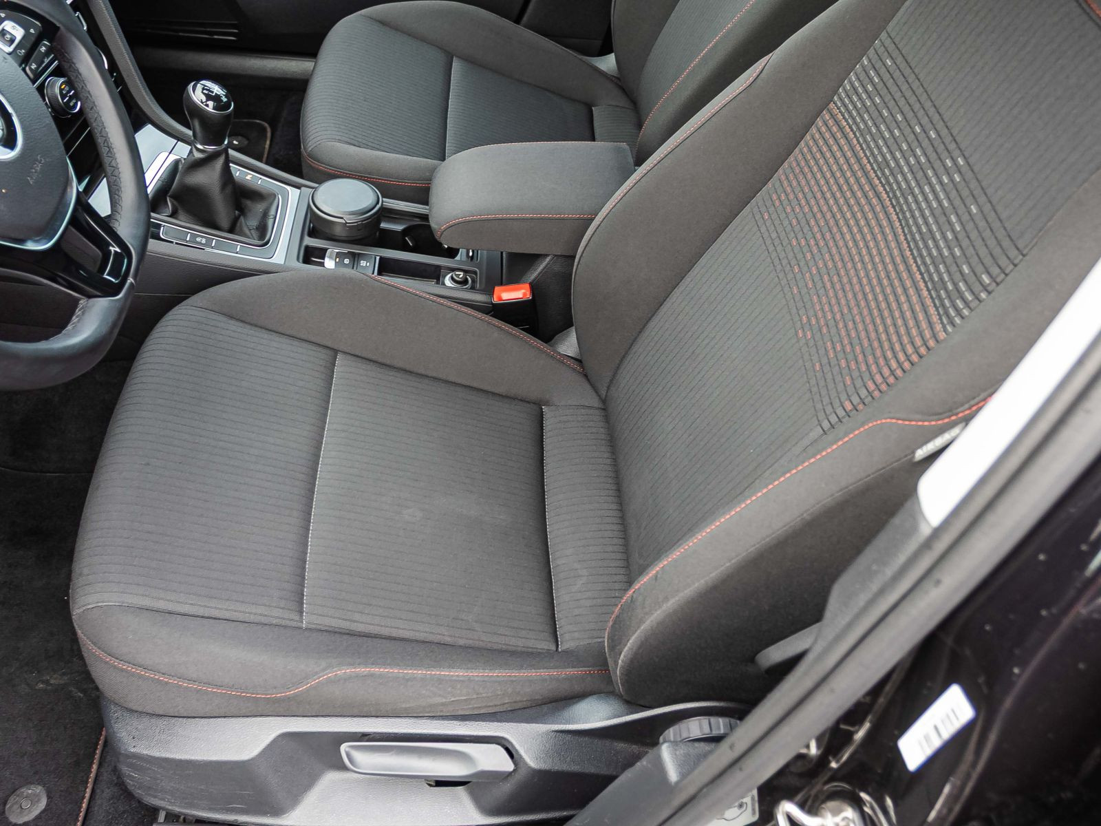 Volkswagen Golf SOUND 1.0TSI Navi ACC EPH CarPlay