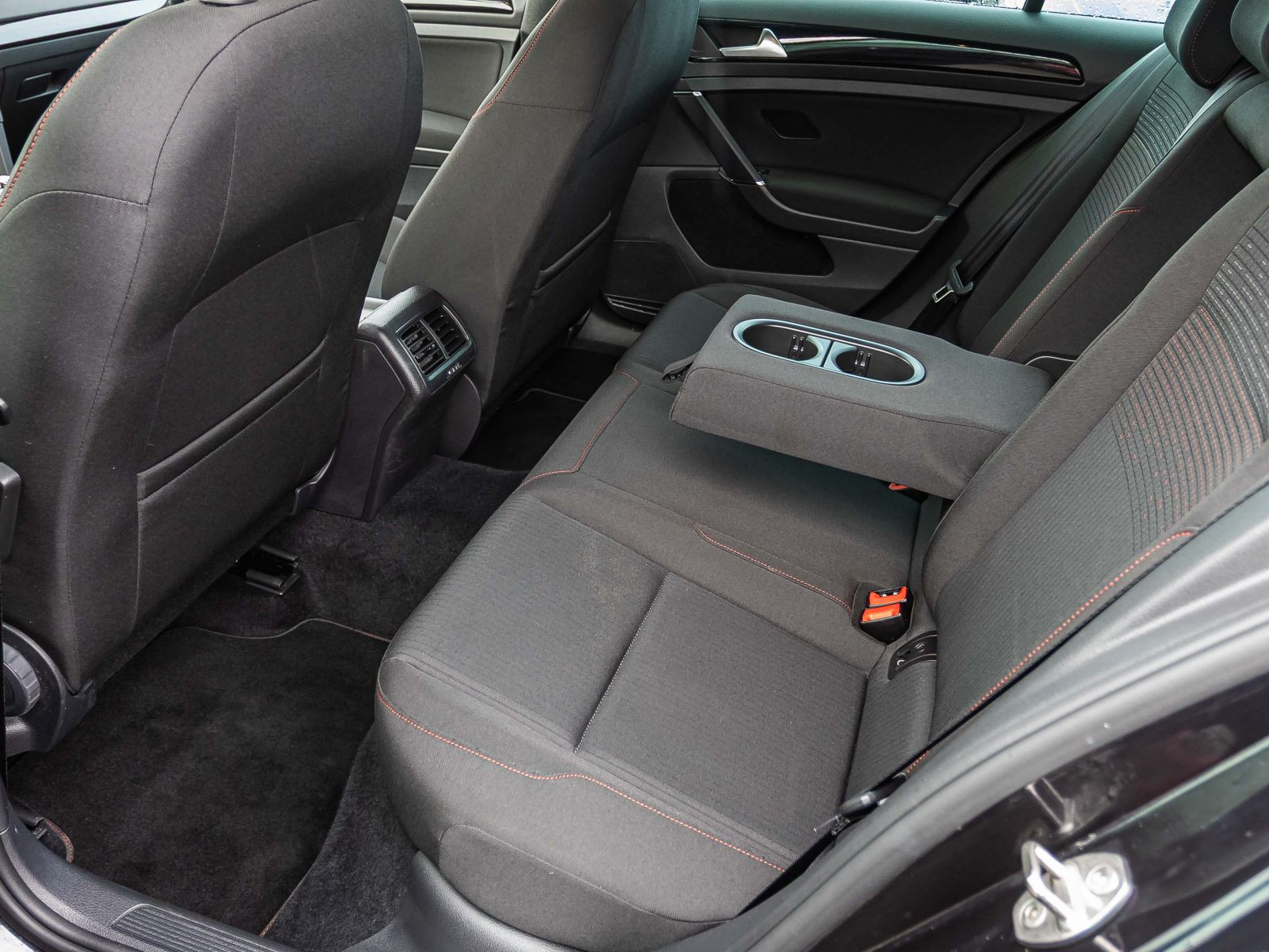 Volkswagen Golf SOUND 1.0TSI Navi ACC EPH CarPlay