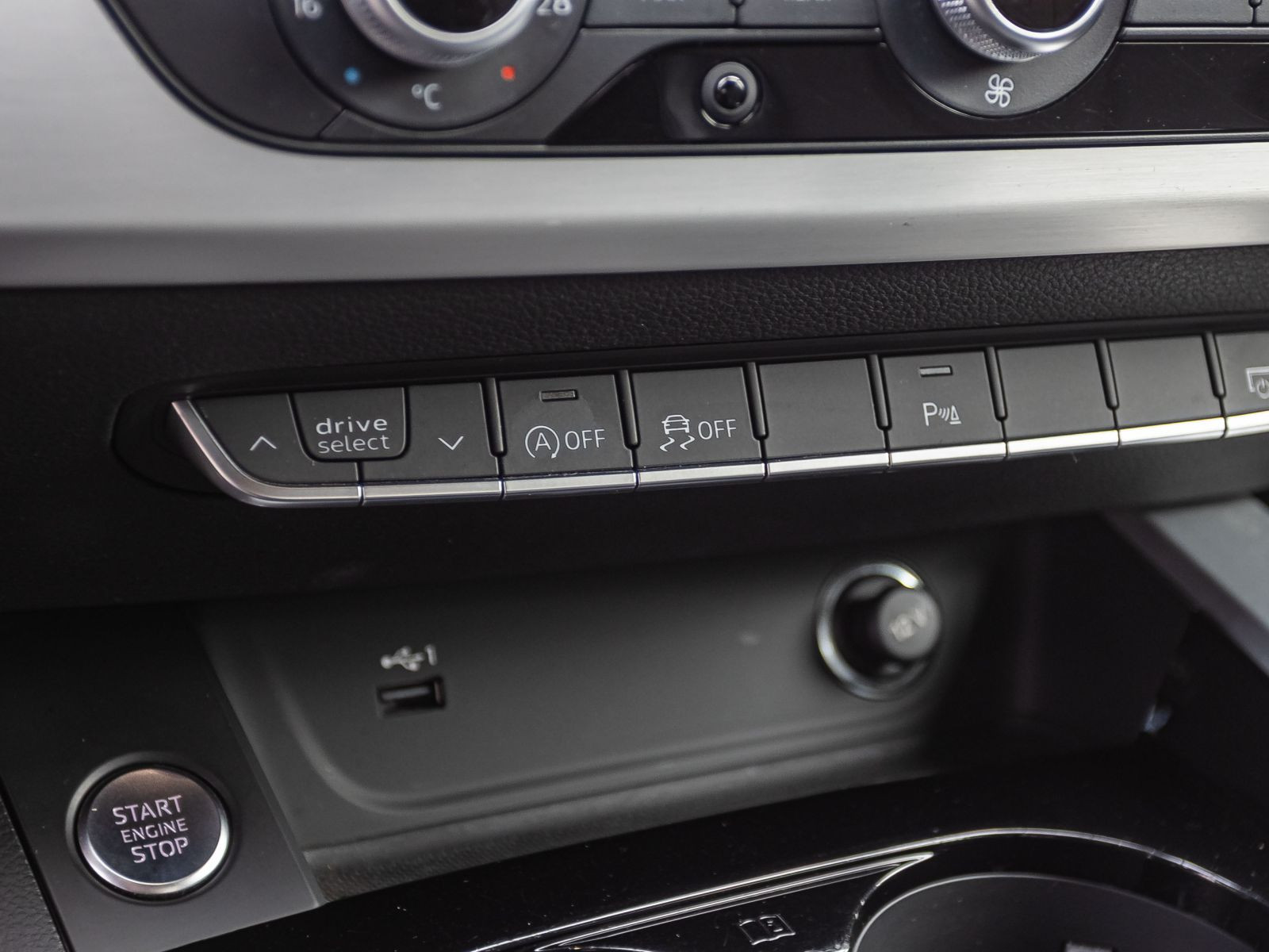 Audi A4 Avant S line 40TDI qu Stronic Navi LED EPH AHK