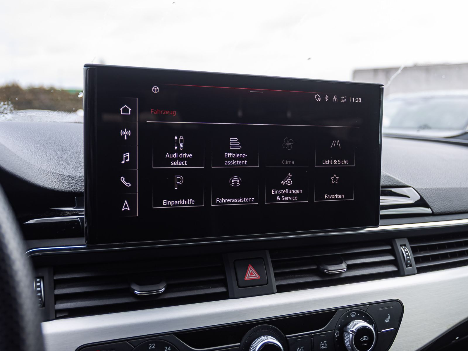 Audi A4 Avant S line 40TDI qu Stronic Navi LED EPH AHK