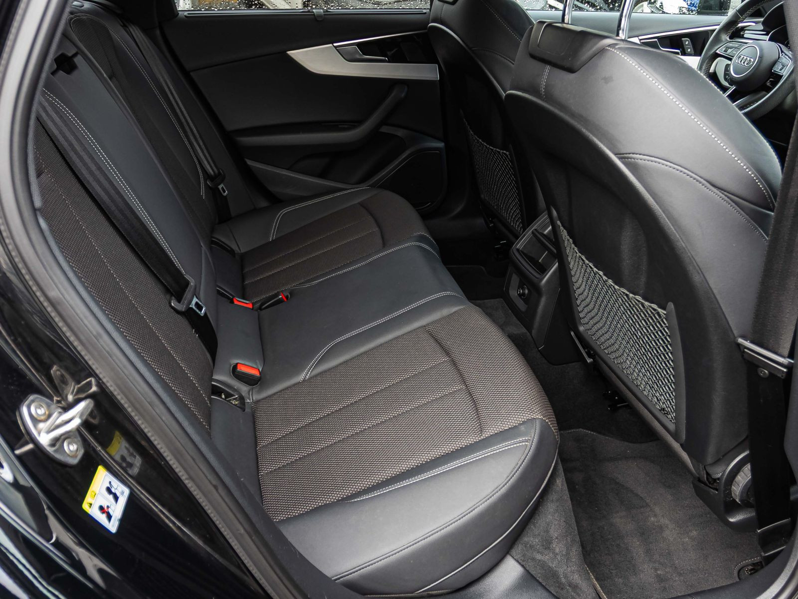 Audi A4 Avant S line 40TDI qu Stronic Navi LED EPH AHK