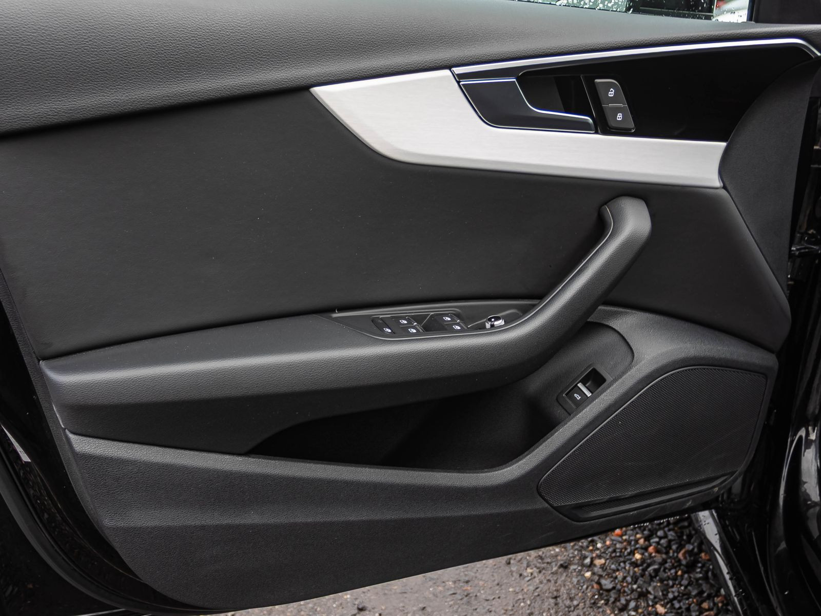 Audi A4 Avant S line 40TDI qu Stronic Navi LED EPH AHK