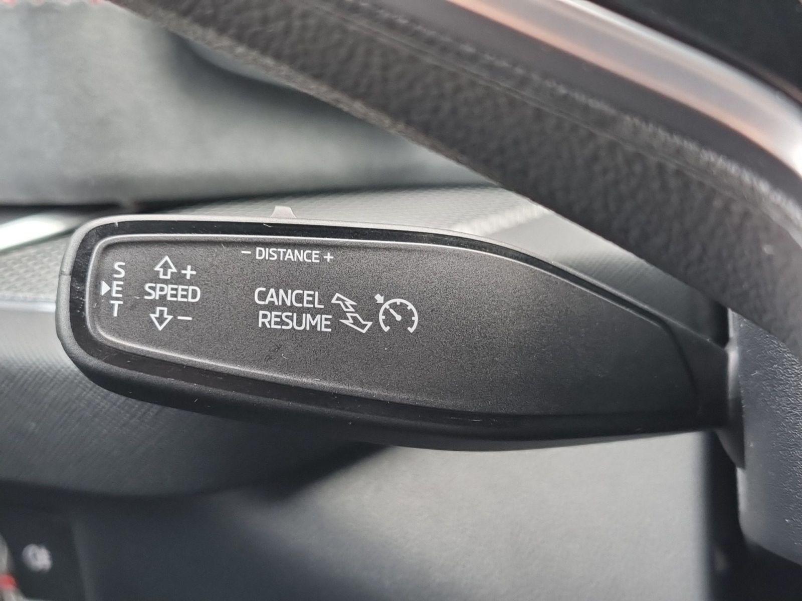 Skoda Kodiaq RS 2,0 TSI DSG 4x4 ACC AHK HuD LED NAVI