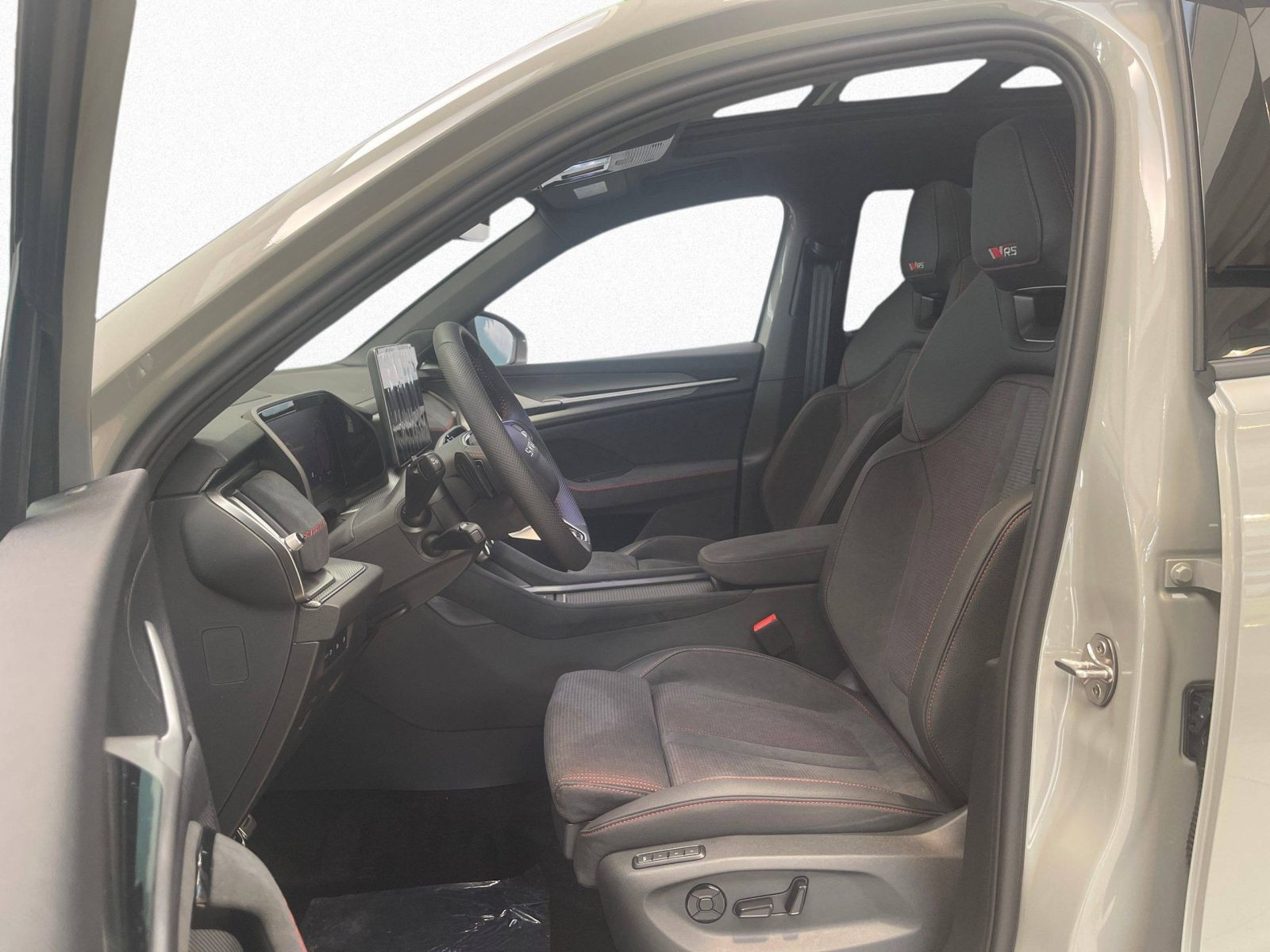 Skoda Kodiaq RS 2.0 TSI DSG 4x4 ACC AHK HuD LED NAVI