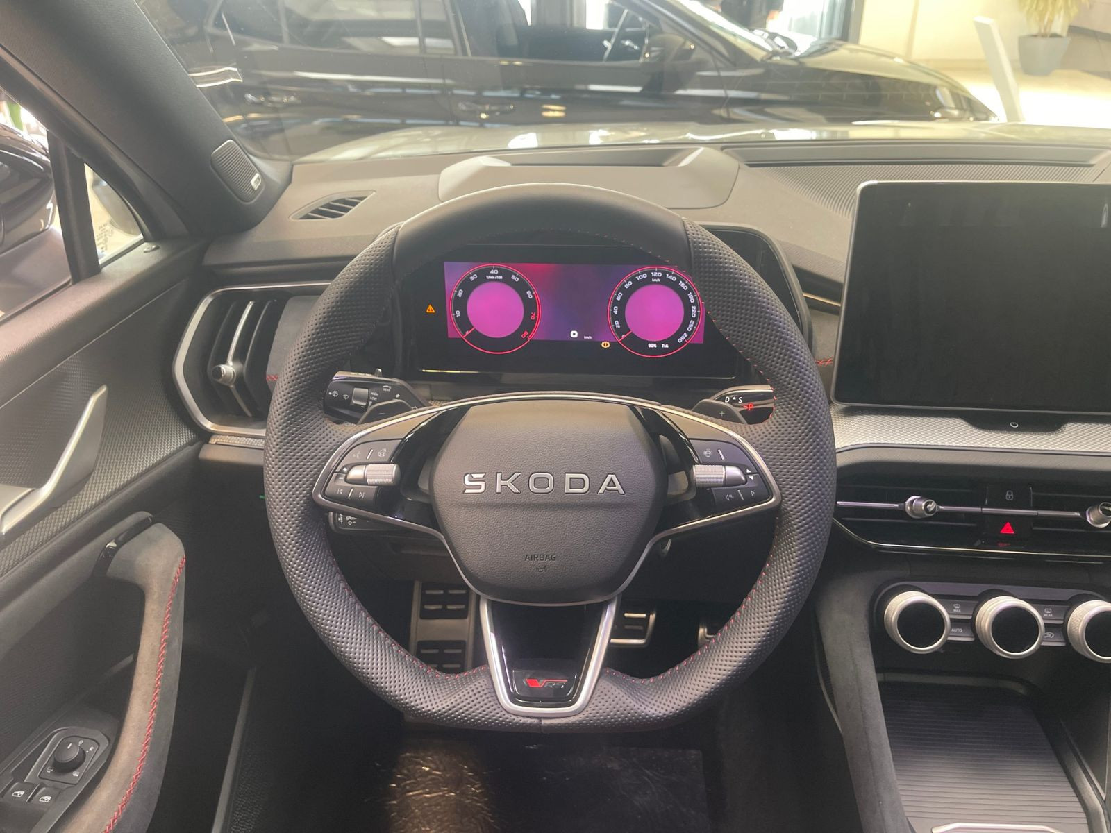 Skoda Kodiaq RS 2.0 TSI DSG 4x4 ACC AHK HuD LED NAVI
