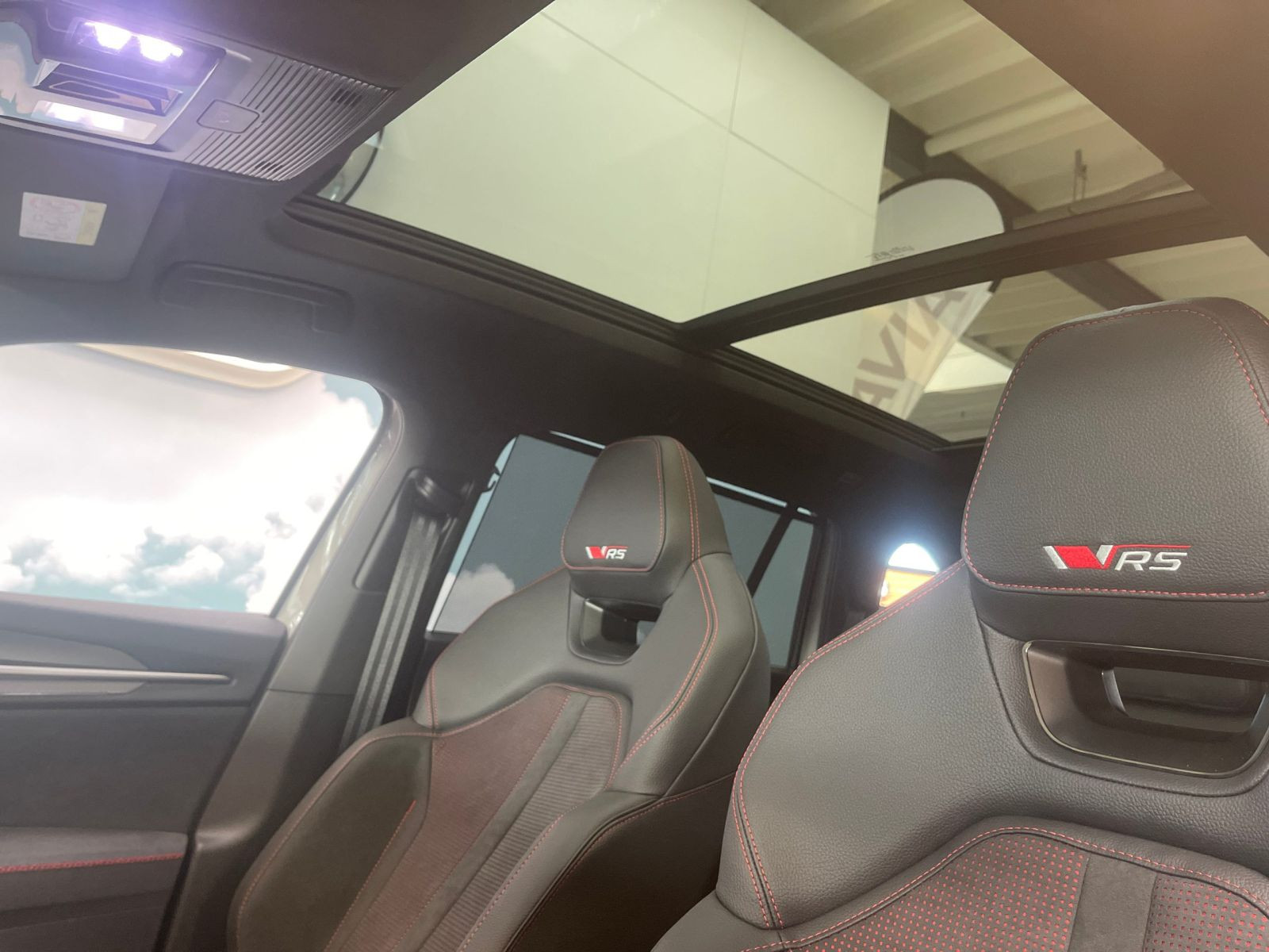 Skoda Kodiaq RS 2.0 TSI DSG 4x4 ACC AHK HuD LED NAVI