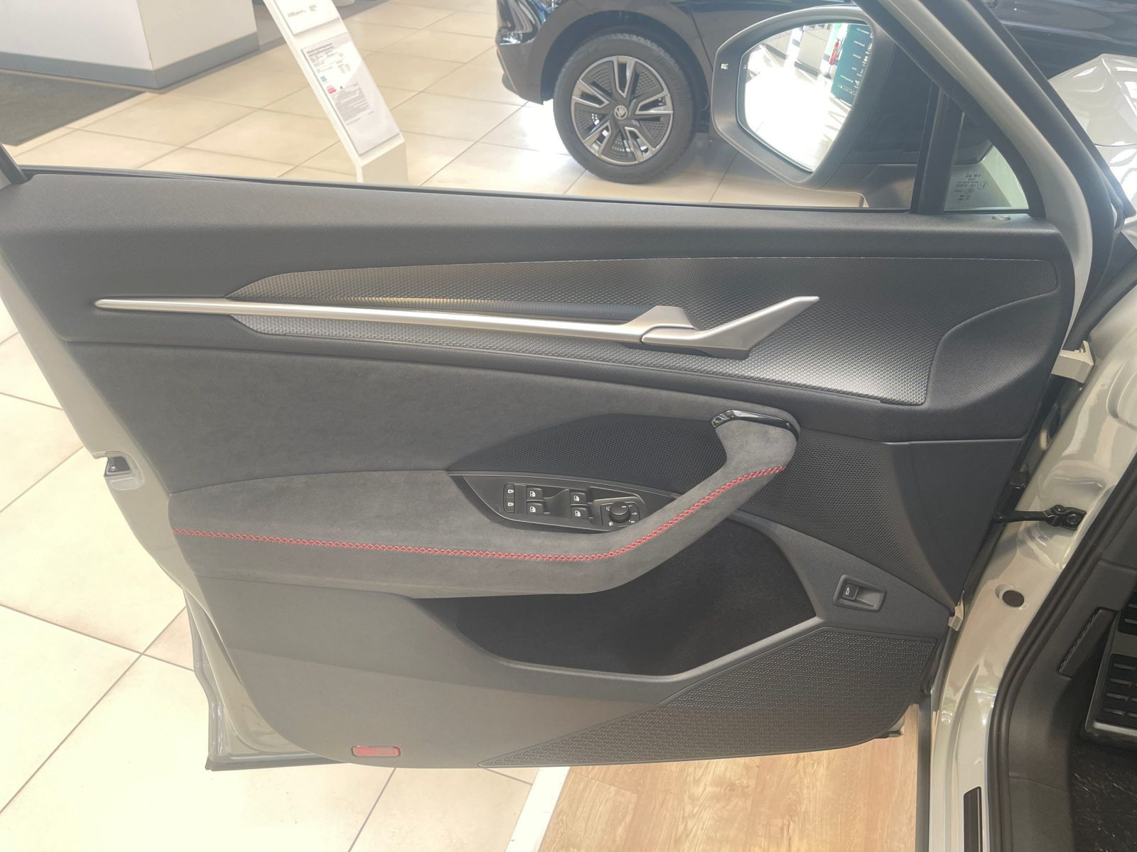 Skoda Kodiaq RS 2.0 TSI DSG 4x4 ACC AHK HuD LED NAVI