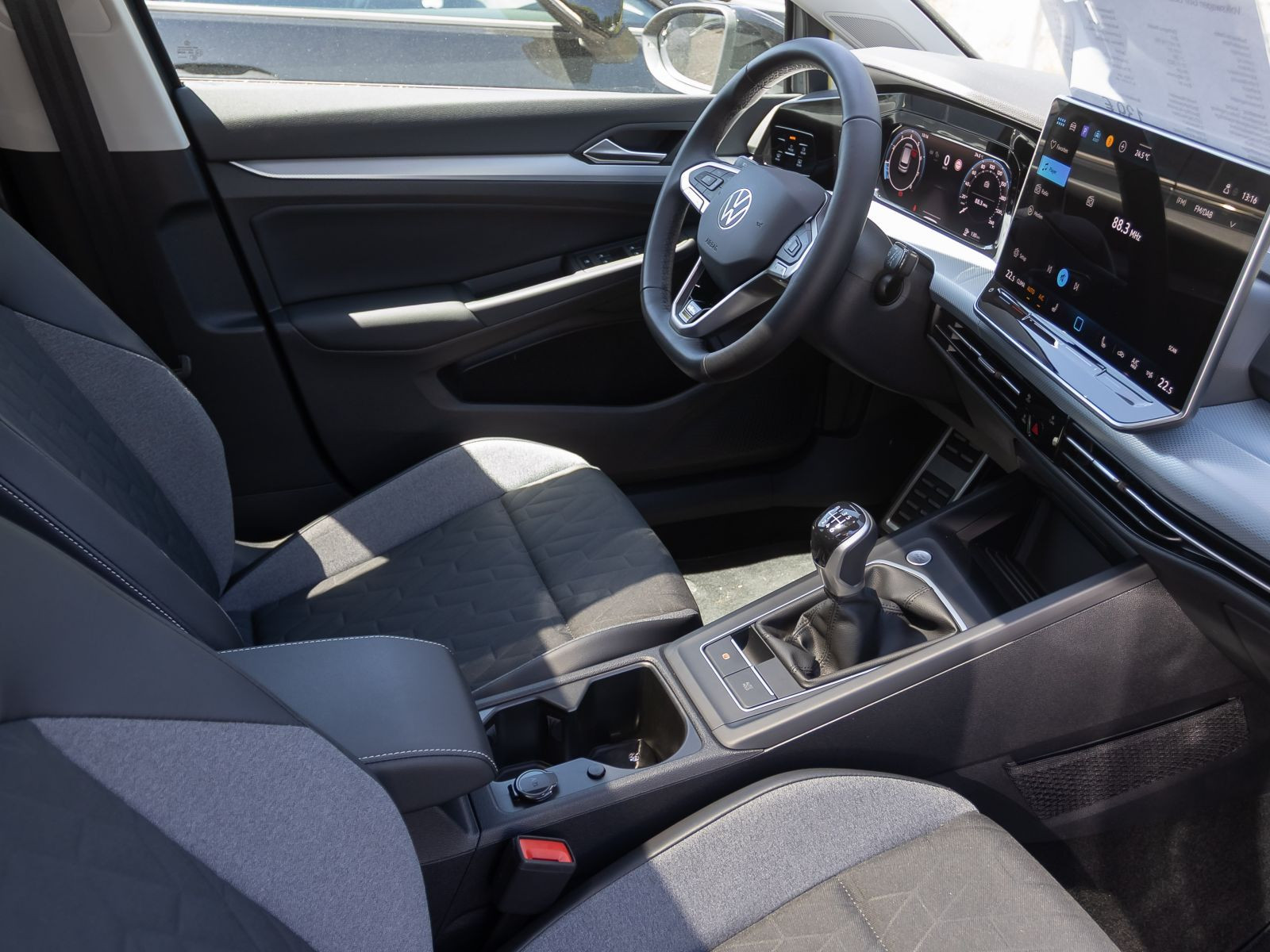 Volkswagen Golf VIII "Goal" 1.5TSI LED Panorama CarPlay ACC EPH DAB