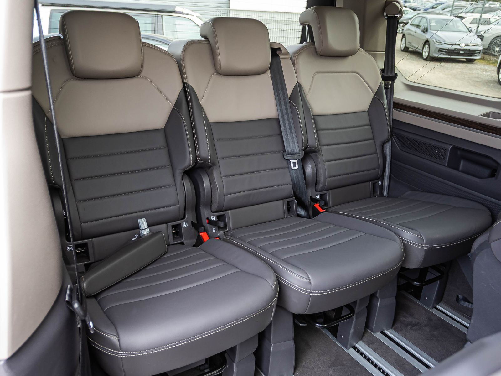 Volkswagen Multivan Style 1.4 eHybrid DSG Navi LED HuD Panorama ACC