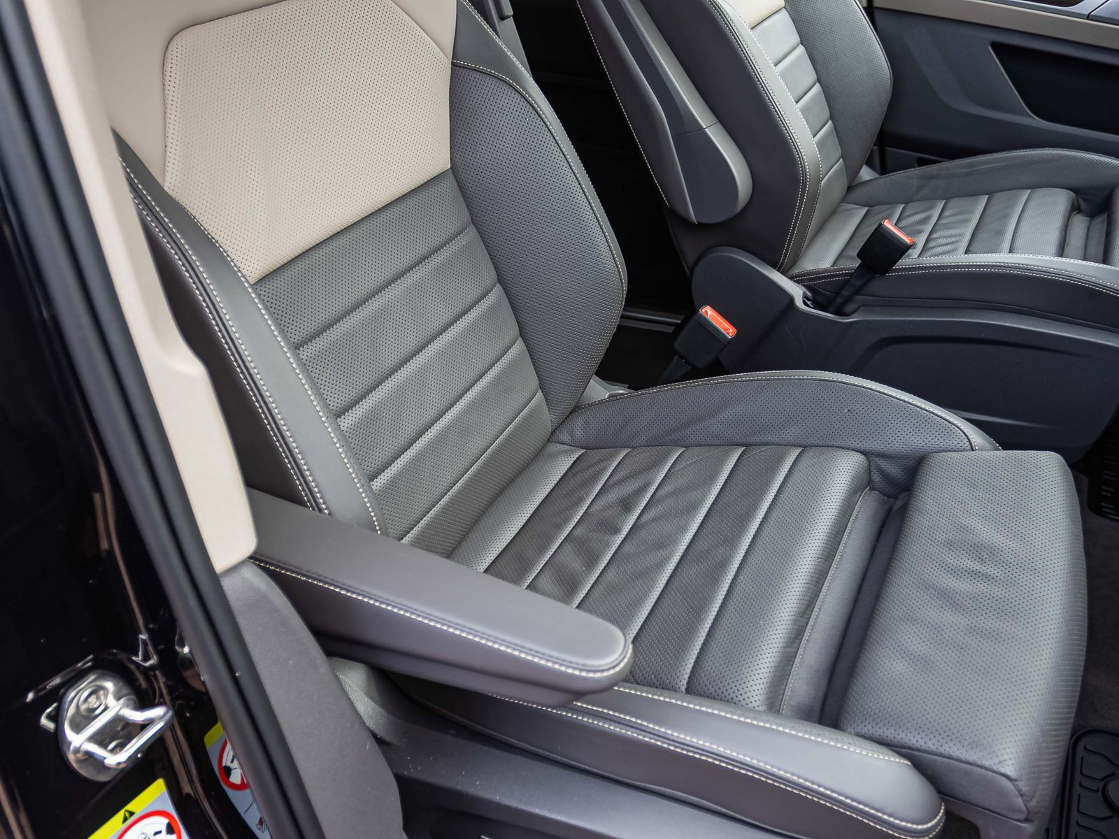 Volkswagen Multivan Style 1.4 eHybrid DSG Navi LED HuD Panorama ACC