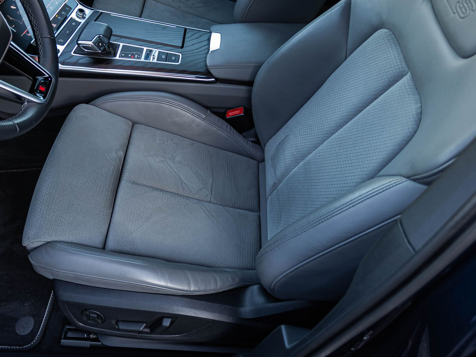 Audi A6 Avant S line 45TFSI qu Standhzg Panoama Matrix B&O