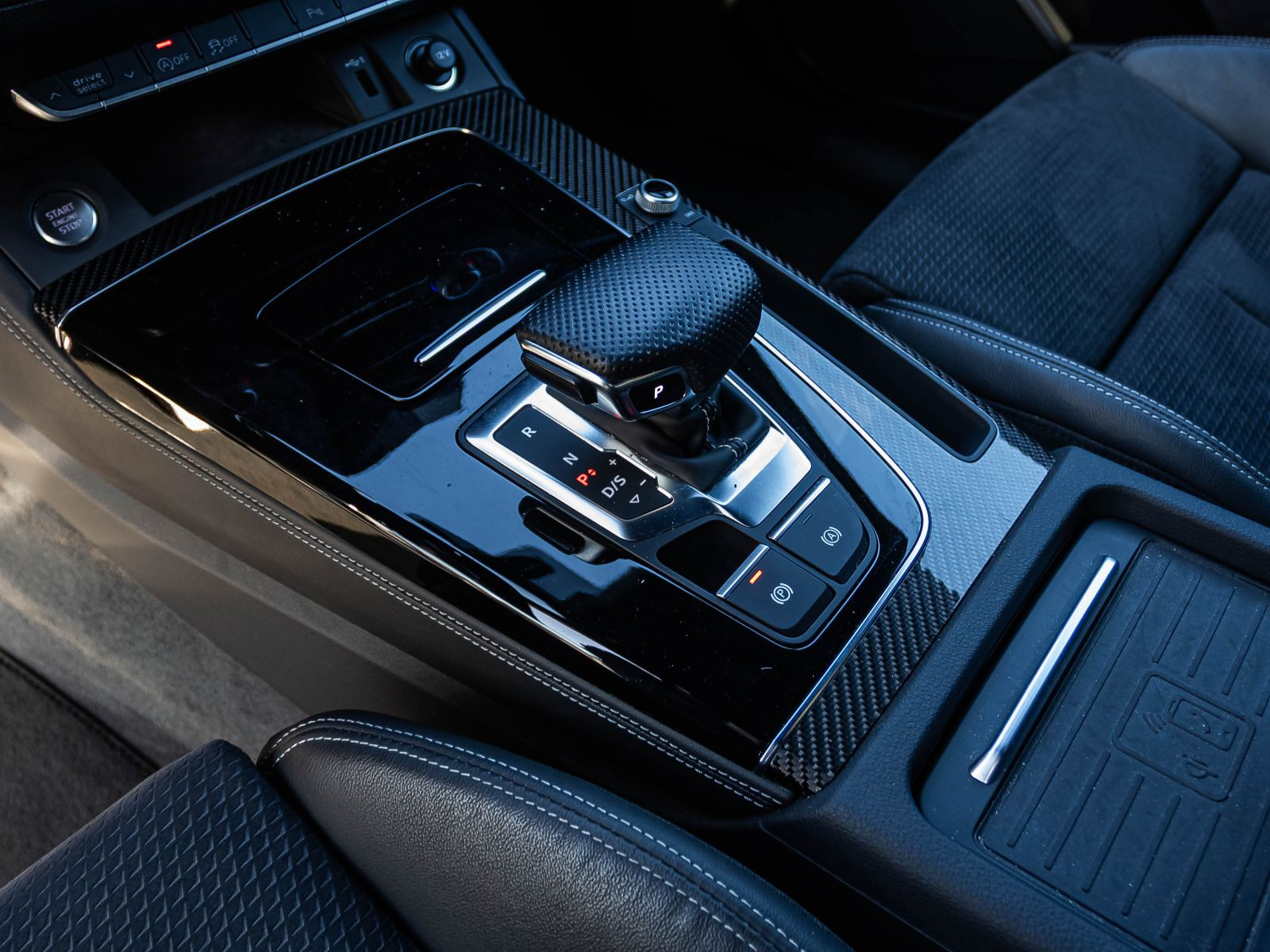 Audi Q5 S line 40TDI qu Stronic Navi HuD Matrix AHK