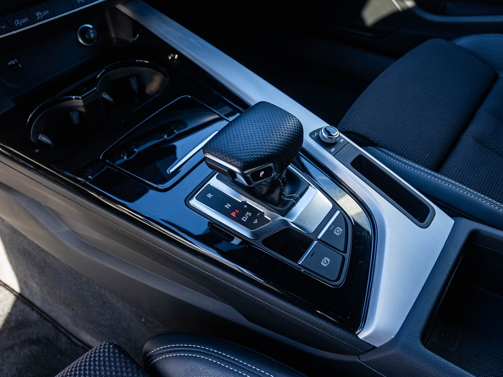 Audi A4 Avant S line 40TDI Stronic Navi LED CarPlay EPH